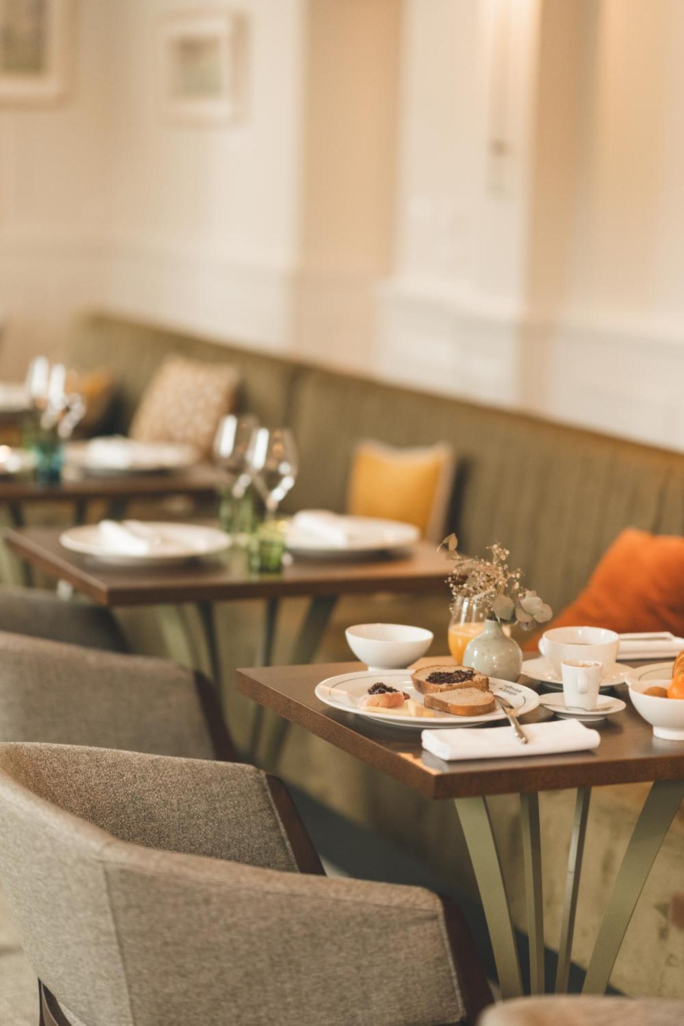 Logis Hotel Et Restaurant La Pension Du Moulin ปง-ตาเวน ภายนอก รูปภาพ