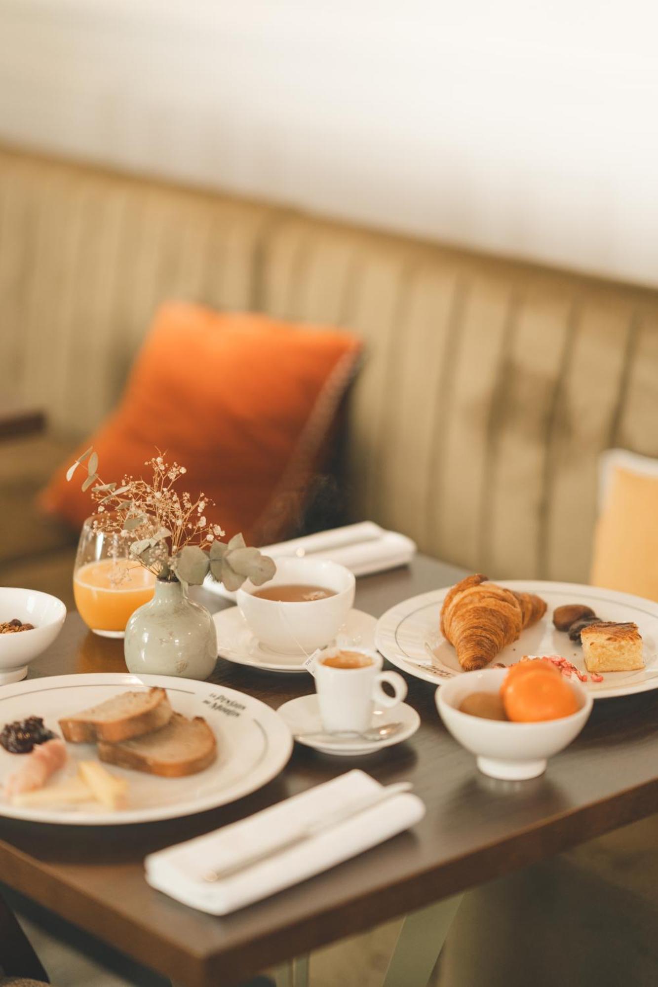 Logis Hotel Et Restaurant La Pension Du Moulin ปง-ตาเวน ภายนอก รูปภาพ