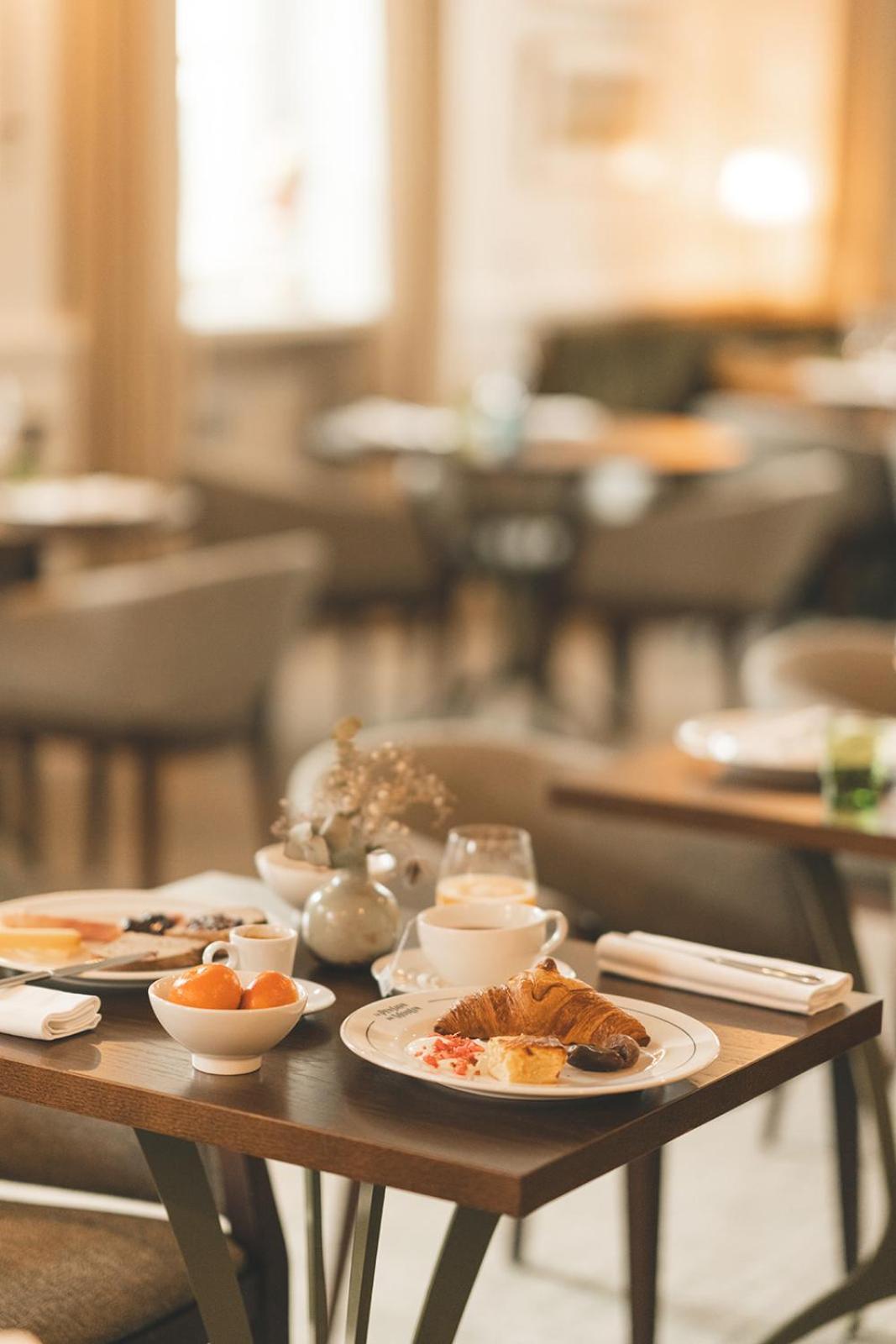 Logis Hotel Et Restaurant La Pension Du Moulin ปง-ตาเวน ภายนอก รูปภาพ